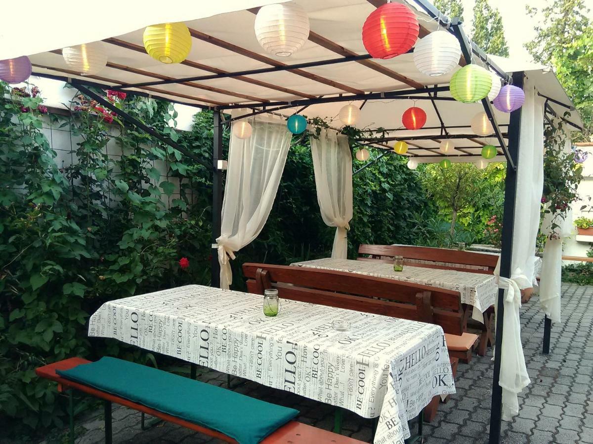Burg Apartmanház Gyula Exterior foto