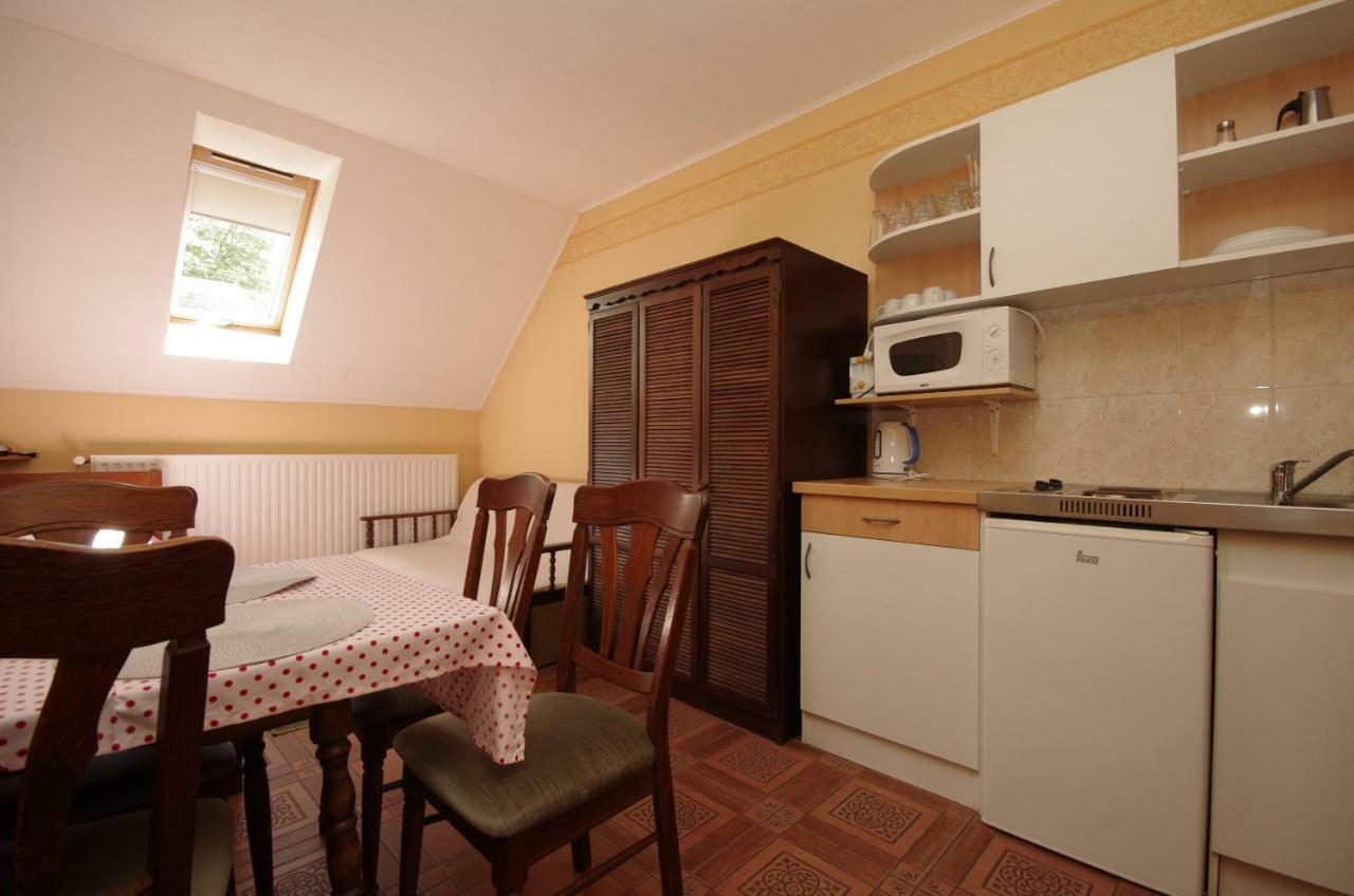 Burg Apartmanház Gyula Exterior foto