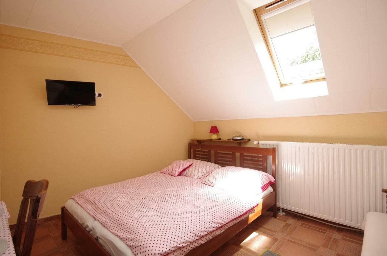 Burg Apartmanház Gyula Exterior foto