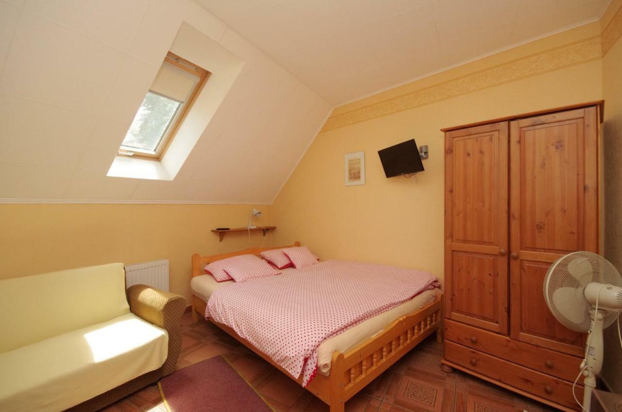 Burg Apartmanház Gyula Exterior foto